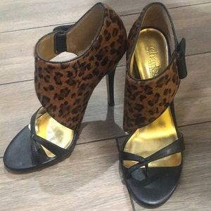 Charles by Charles David Leather Pumps size 7